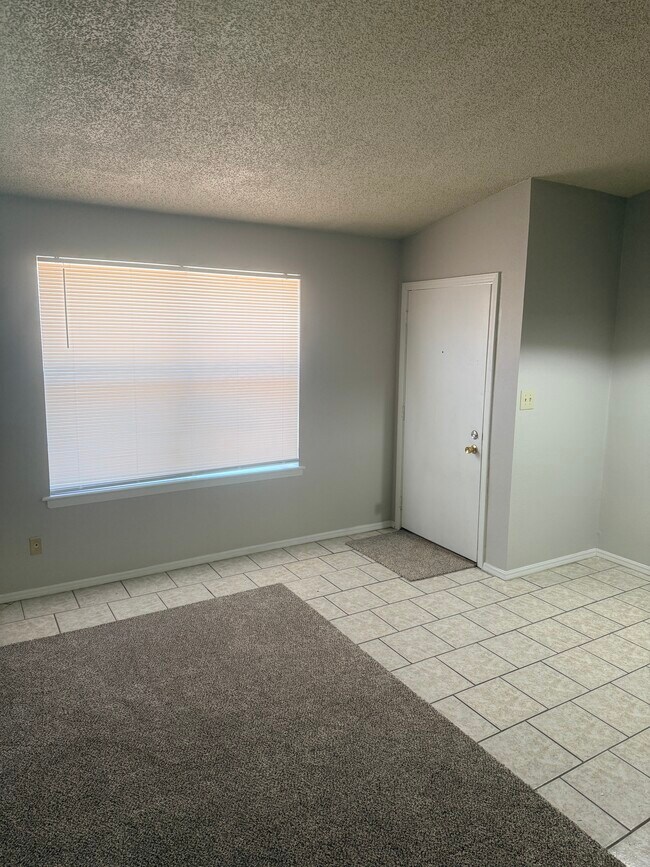 Photo - 828 Hardy Springs Cir Unit C