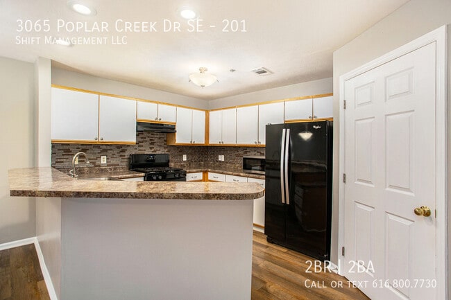 Photo - 3065 Poplar Creek Dr SE