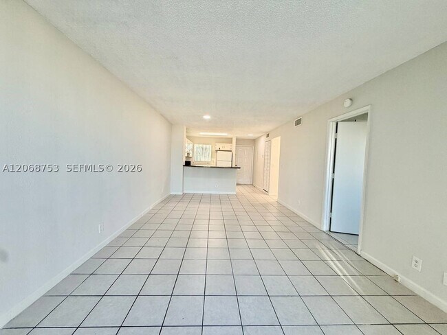 Photo - 8750 N Sherman Cir Unit 505