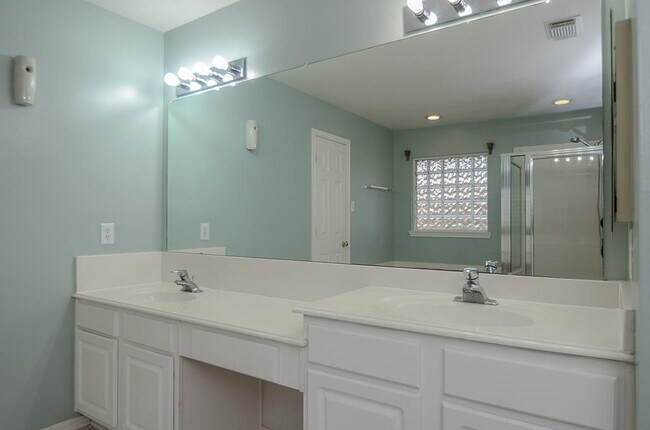 Building Photo - 23826 River Pl Dr Rental