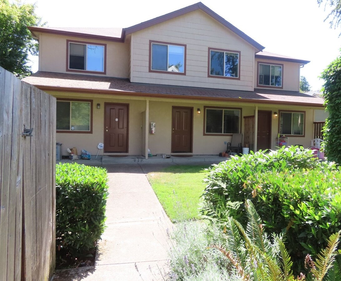 1475 -1479 W.11th - FH - 1475 -1479 W.11th - FH Apartment Unit 1477W11th