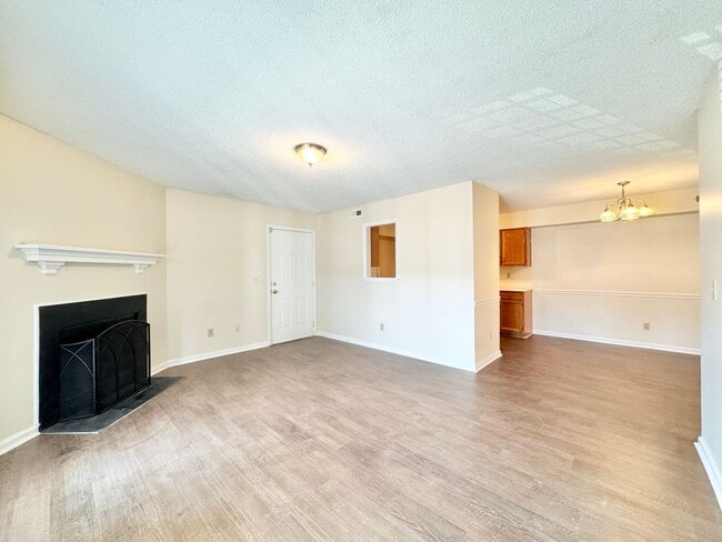 Photo - 2 Bedroom off W Friendly Ave!