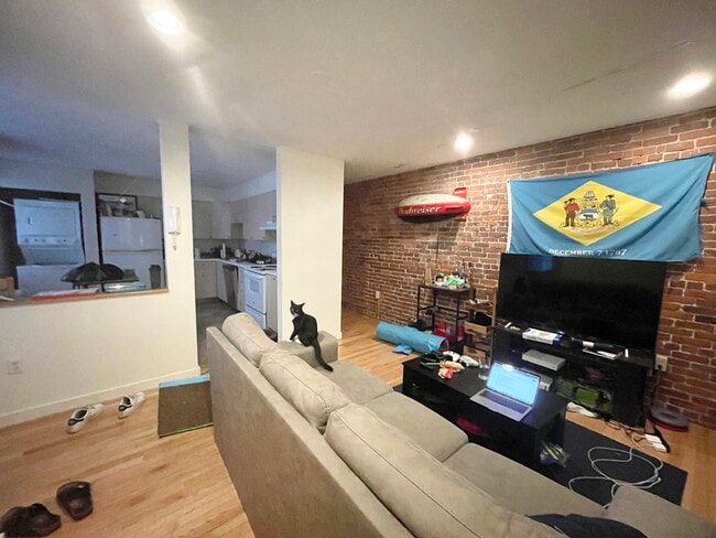 Photo - 71 Gainsborough St