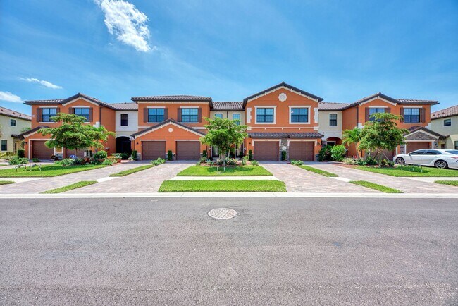 Building Photo - Unfurnished Annual Rental