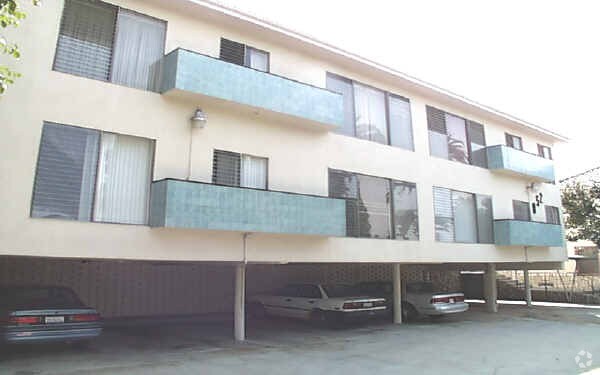 Photo - 852 Lorraine Blvd Apartments