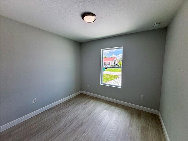 Photo - 17107 Belmont Ave