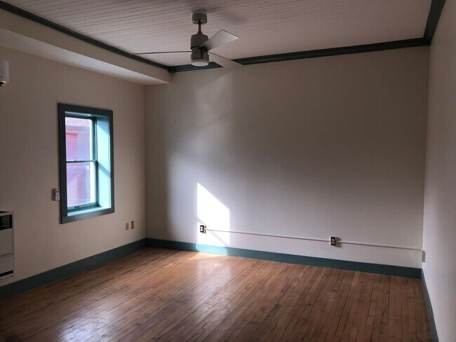 Photo - White Sulphur, LLC 171 Unidad Apt. B