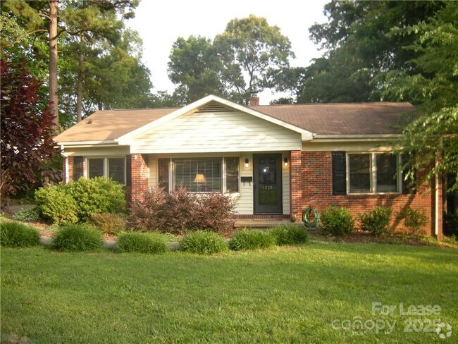 Building Photo - 1308 Mockingbird Ln Rental