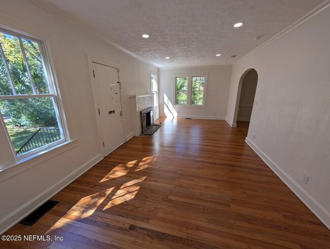 Photo - 1429 Azalea Dr