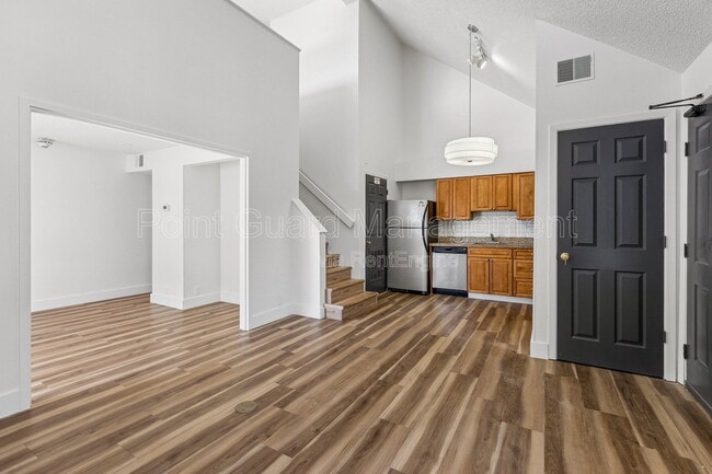 Building Photo - 6990 Dodge St Unit 824