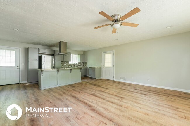 Photo - 2973 Creekview Ct NE