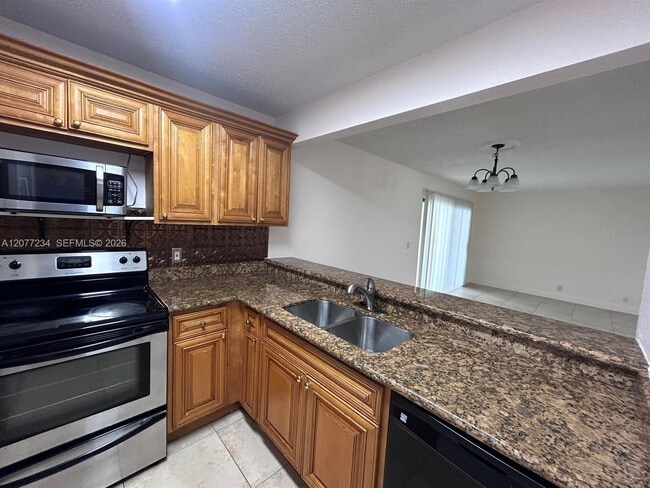Photo - 1525 Lake Crystal Dr Unit D