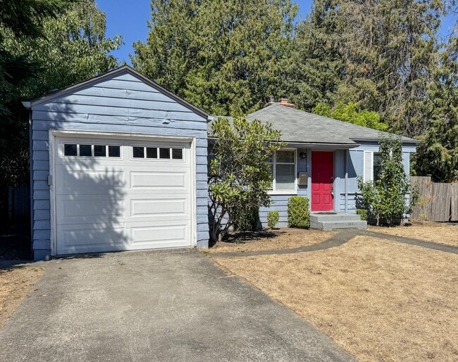 Building Photo - Wonderful Wedgwood Location! 2bd/2bth home...