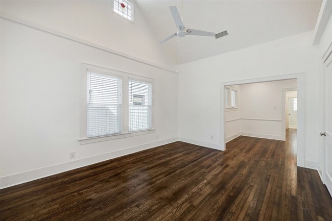 Photo - 303 W Clay St