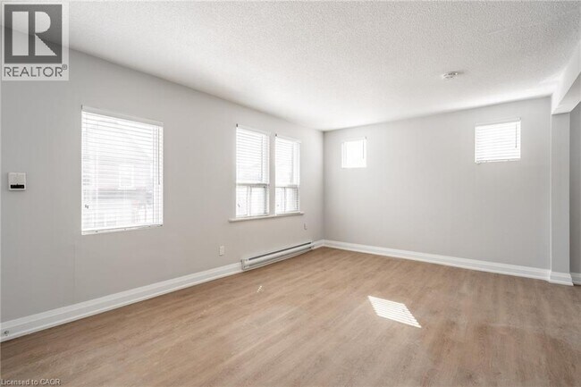Photo - 81 Gibson Ave Unit 3