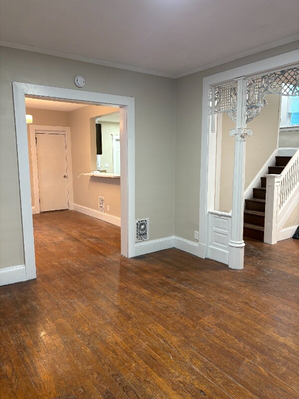 Photo - 242 Ravine Ave