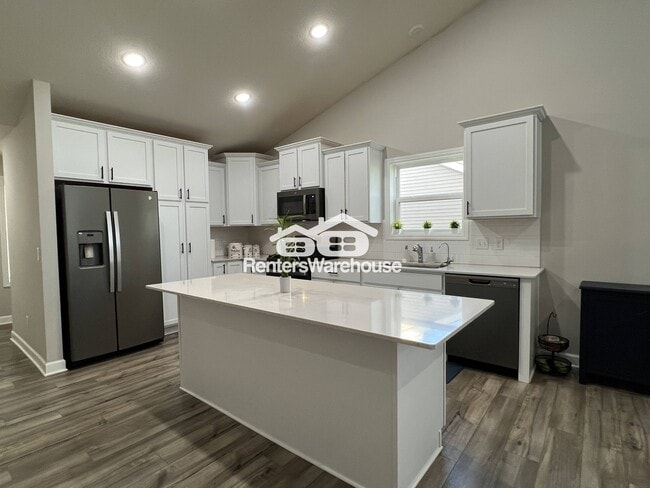 Photo - 8092 186th St W