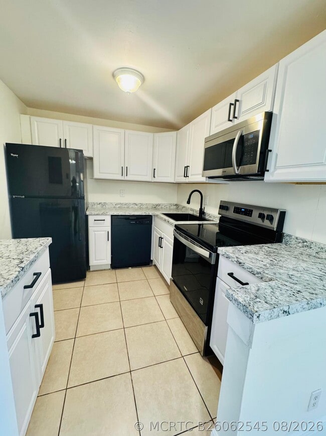 Building Photo - 480 NW 20th St Unit 3020