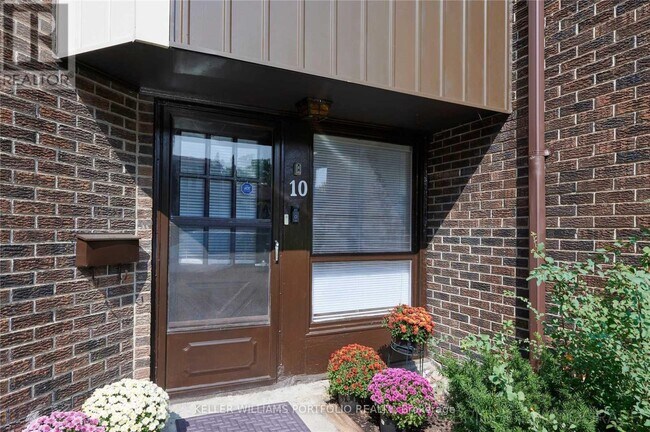 Photo - 10 Lofty Hill Way