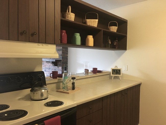 Photo - Waterford Square