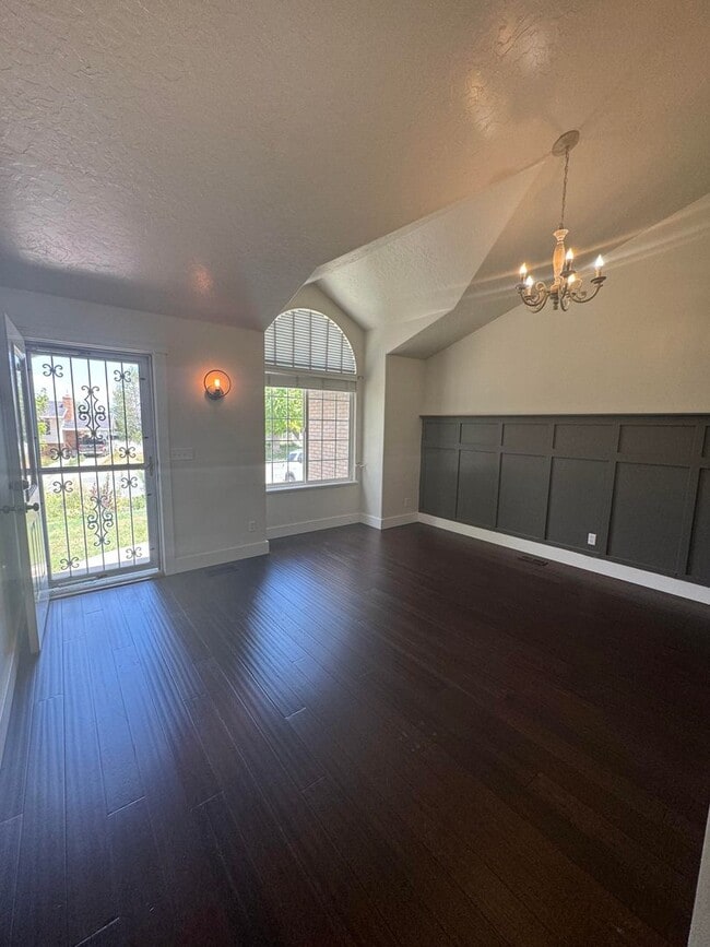 Photo - Beautiful 6 bed home!