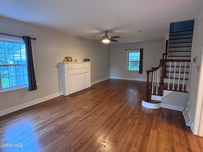 1422 Regent St