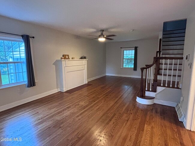 Photo - 1422 Regent St