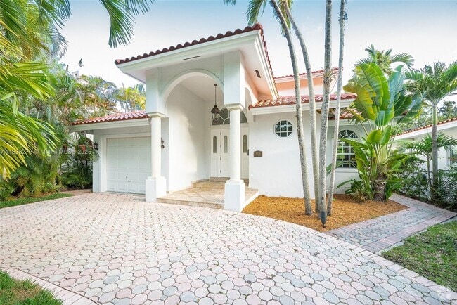 Building Photo - 1135 Asturia Ave Rental