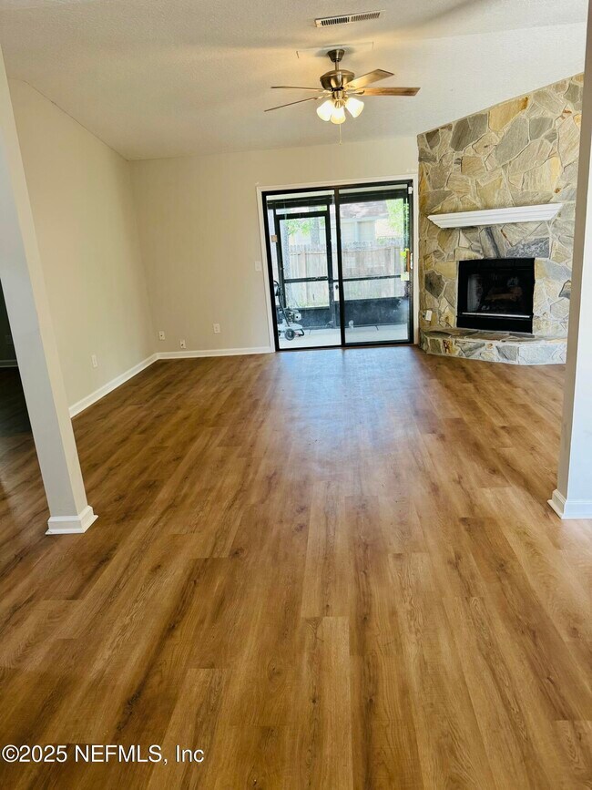 Photo - 8153 Settlers Landing Trail N