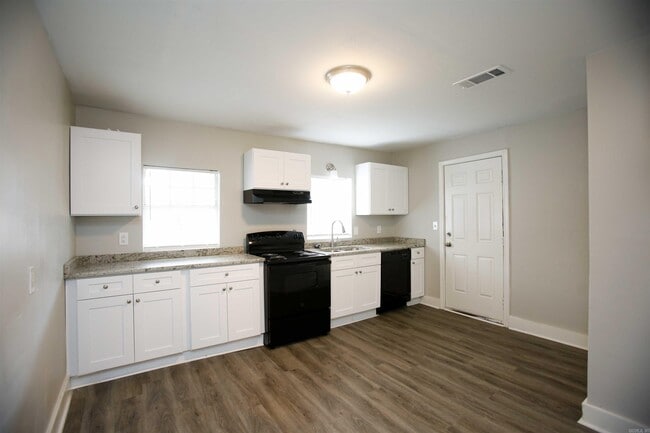 Photo - 514 Pollock St