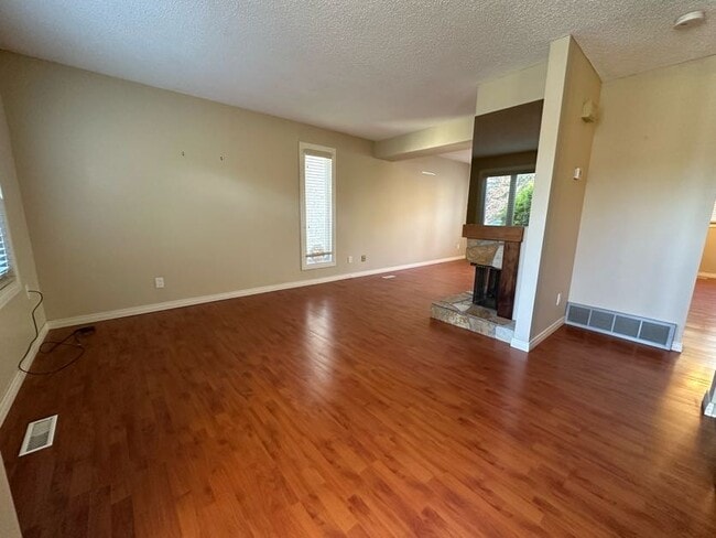 Photo - 11111-11126 26 Ave NW