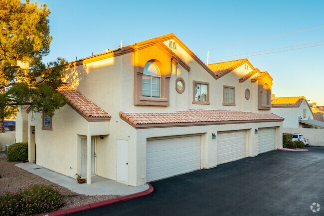 Alternate Exterior - La Quinta Apartments