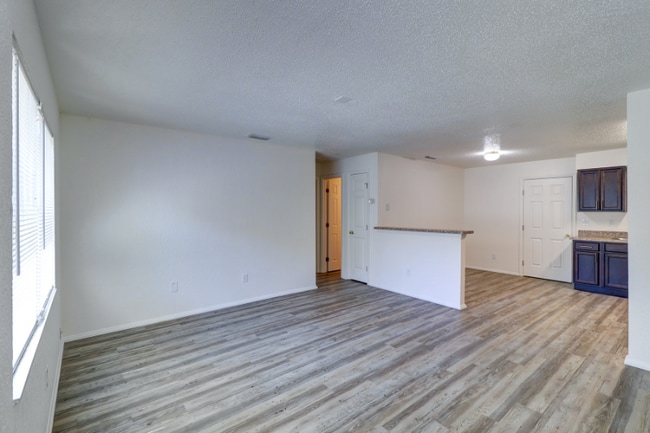 Photo - 5345 Laurel Pl Unidad 15114B