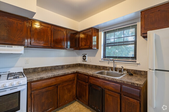 1BR, 1BA - 675F - Kitchen - North Mountain Ridge