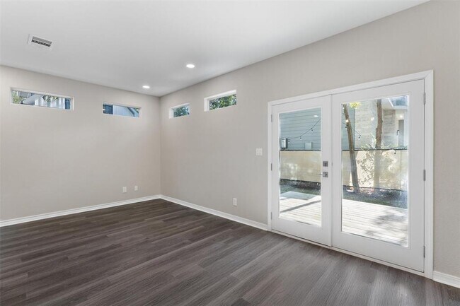 Photo - 1209 Casey St