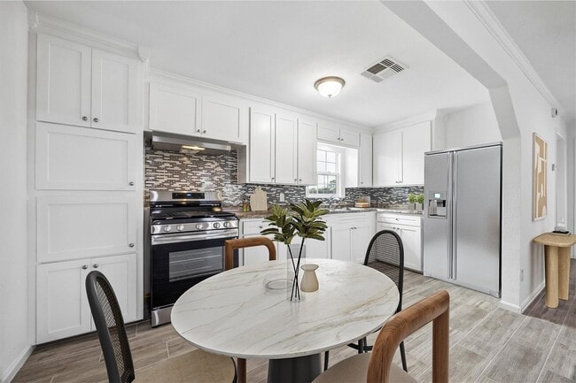 Photo - 609 Avenue M