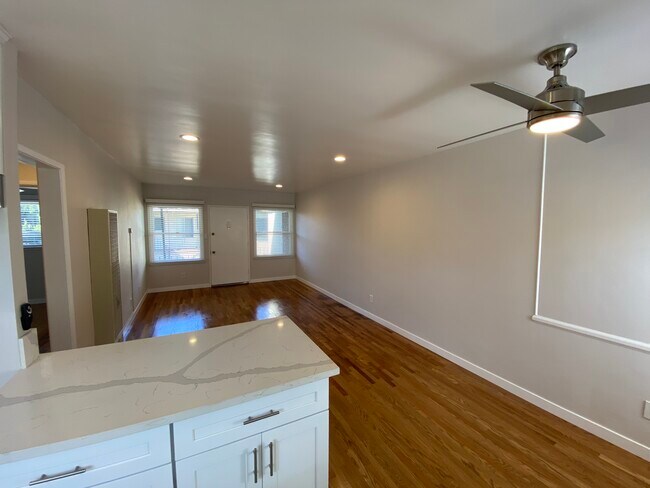 Photo - 12641 Vanowen St Unidad 4