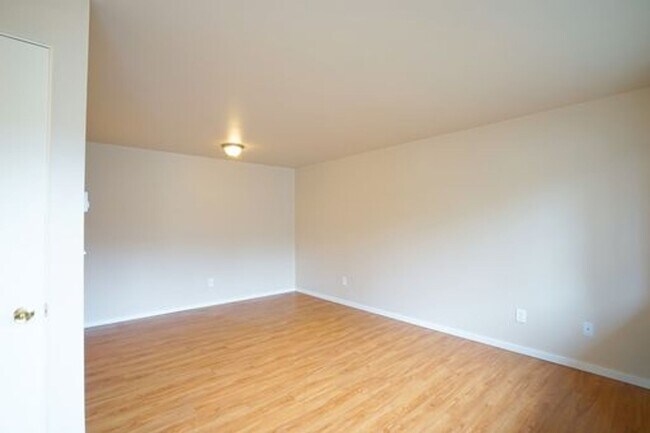 Photo - Crown Colony