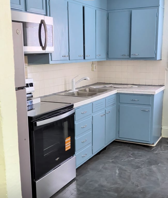 Photo - 319 W 11th St Unit 319 1/2