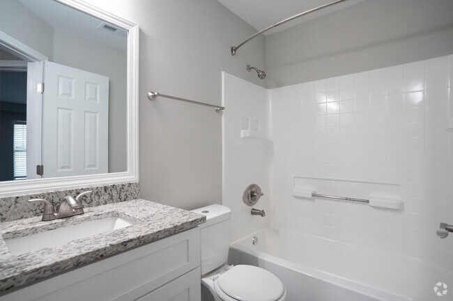 1BR, 1BA - 809SF - Bathroom