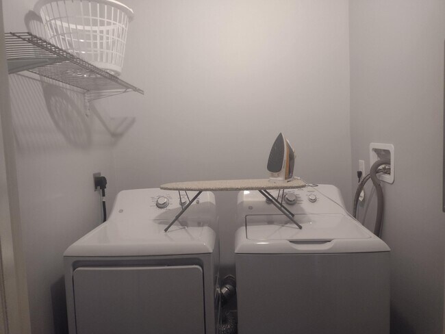 Photo - 49 S Main St Unit Cozy 2 Bedroom