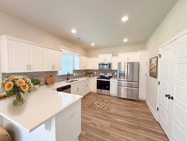 Photo - 101 Rutledge Ln