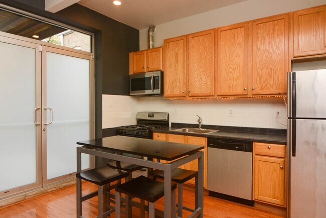 Photo - 1448 W Blackhawk St Unit J08P