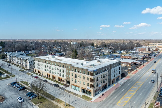 Contexto - One Fifty Seven Oak Forest