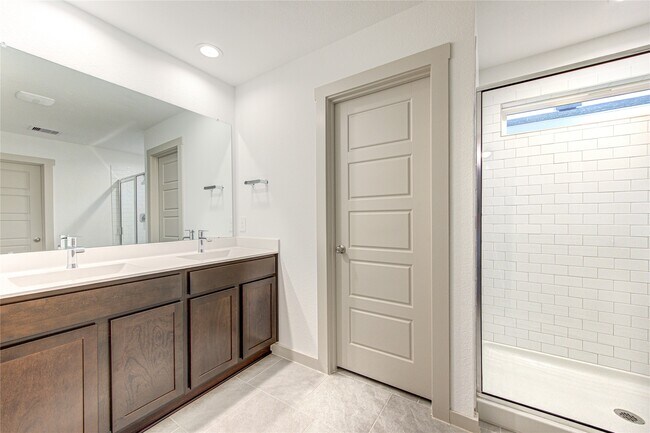 Photo - 2831 Kennet Manor Dr