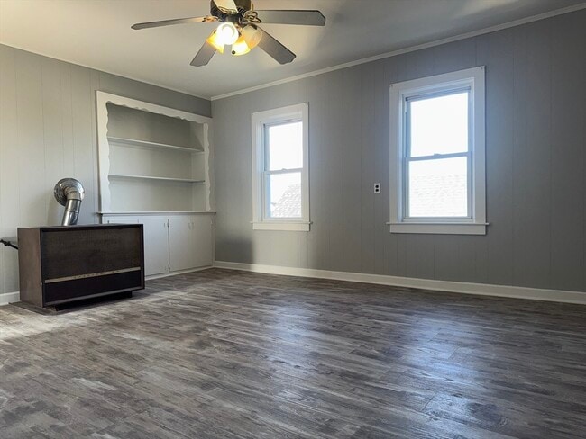 178 Blackmer St Unit 3