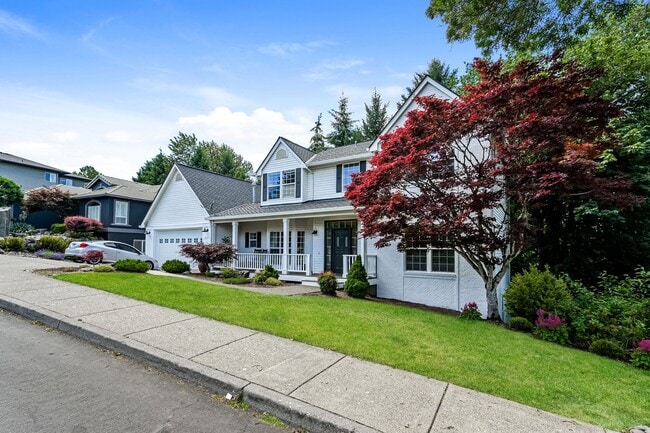 Photo - 3 Bed 2.5 Bth Upper Floor Unit + A/C + Fireplace + Large Deck