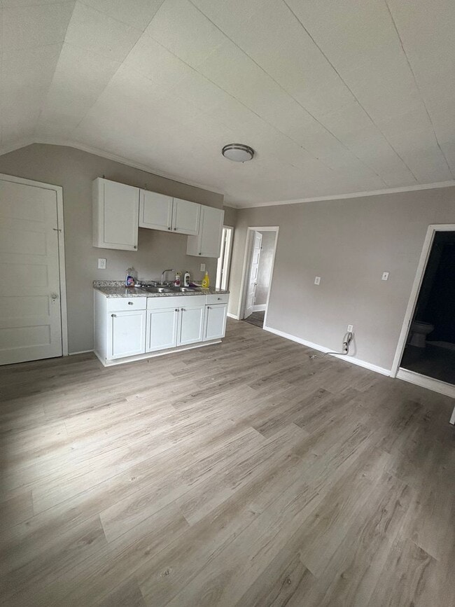 Photo - Lawn7100 Unit Up