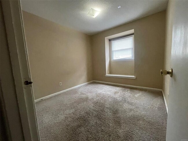 Photo - 112 Richmond Way