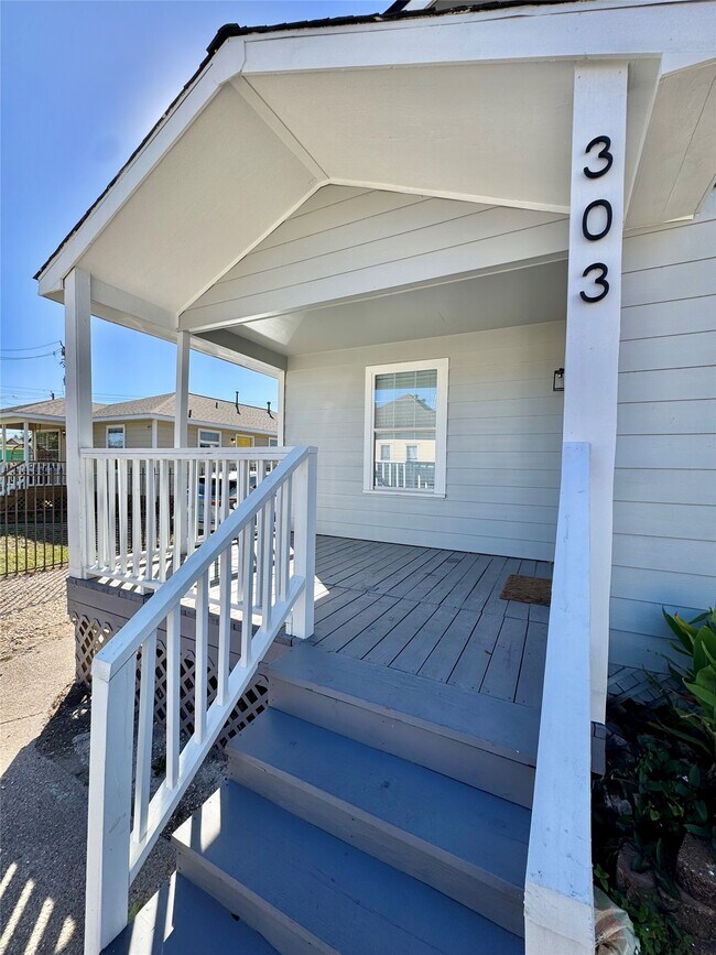 Photo - 303 Enid St